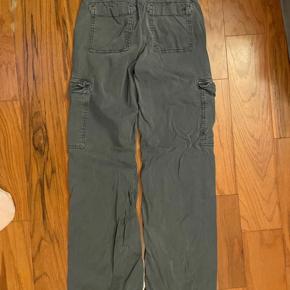 American Eagle Y2K Cotton Wide Leg Stretch Cargo Pants Size 000 Women’s - Picture 2 of 4